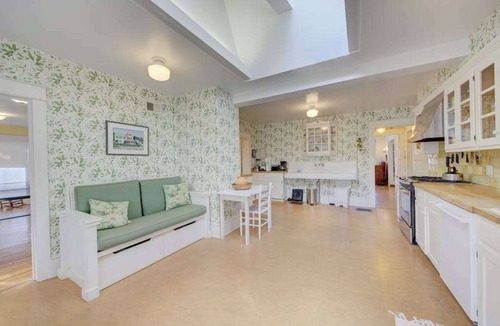 The Pines House | Classic 1920s oceanfront home & cottage with AC, bikes, grill - walk to beach