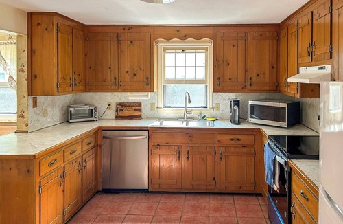South Orleans House | Classic Cape House 5M to Nauset Beach