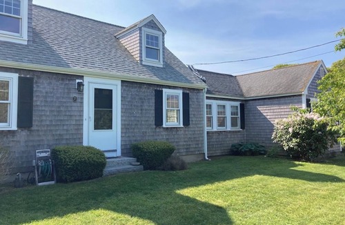 South Chatham House | Classic Cape House Walking Distance to the Beach - Many recent upgrades