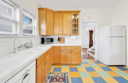 Wilshire House | Classic Home Near Downtown