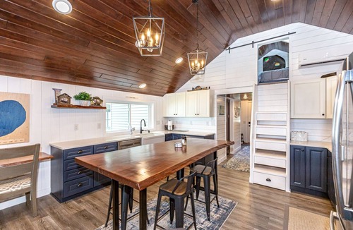 Detroit Lakes Cottage | Classic Lake Sallie Home - Fish, Golf, Bike, Kayak, Pickleball, Bball, Peloton