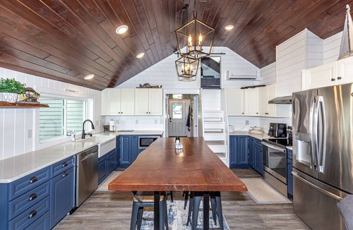 Detroit Lakes Cottage | Classic Lake Sallie Home - Fish, Golf, Bike, Kayak, Pickleball, Bball, Peloton