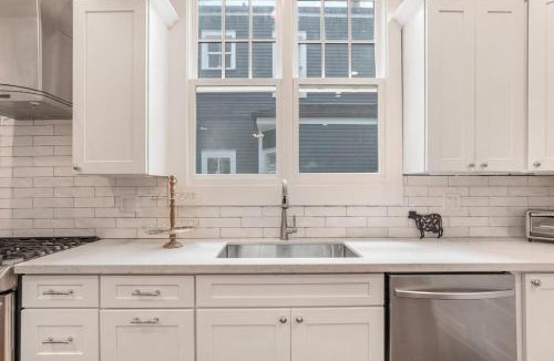 Uptown Historic District House | Classy Upscale Villa Perfect Uptown Location