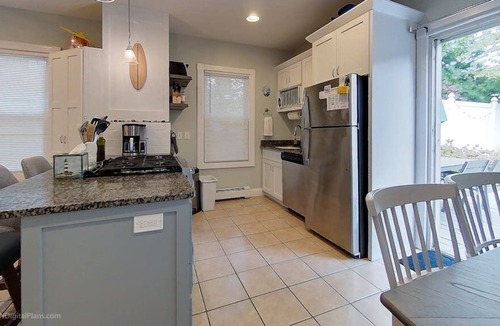 Yachting Village Cottage | Clean and bright downtown cottage on Newport's bustling Thames Street