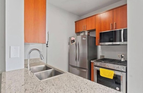 Wilshire Apartment | Clean Kid-Friendly w/Bunk Beds!