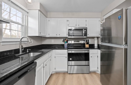 Countryside House | ClintonCrest: Private Yard & Near DC