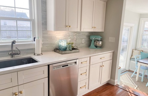Bass River House | Close to Beaches - Chef’s Kitchen - King Bed Firepit - Family Friendly -