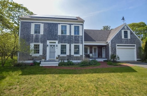 South Chatham House | Close to Bike Path 1 Mile to Beaches!