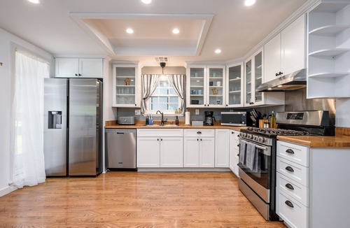 Fullerton House | CLOSE to Disney Cozy 4BR Entertainer + Arcade