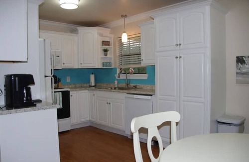 Waveland House | Close to everything! Old Town Bay St Louis, Beach, New Orleans just 45 min away