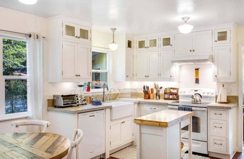 Cloverdale House | Cloverdale 2BR cottage with private creek beach & firepit — dogs OK