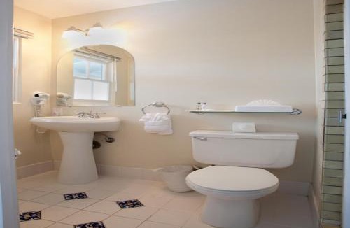 Montecito Hotel | Coast Village Inn