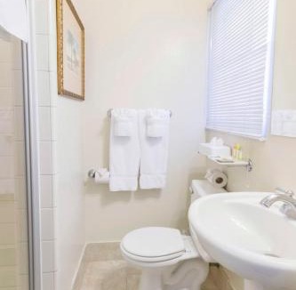 Montecito Hotel | Coast Village Inn