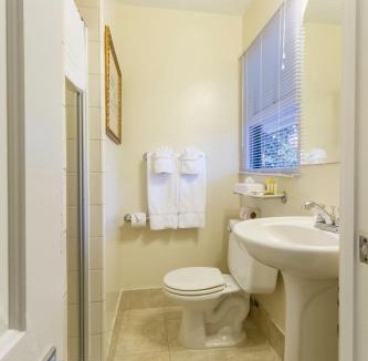 Montecito Hotel | Coast Village Inn