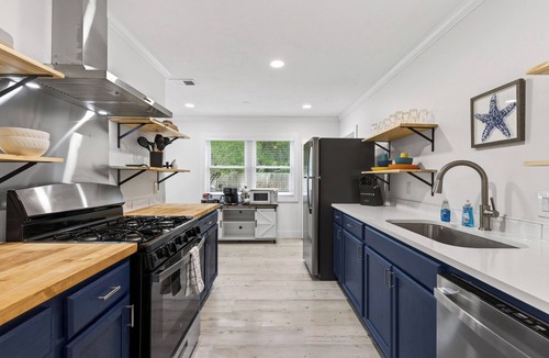 Pass Christian House | Coastal 3BR Retreat w/Pool, Sunroom & King Beds