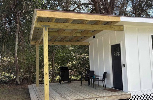 Gulfport Apartment | Coastal Cabana Studio - Close to beach and Mississippi City