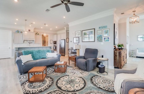 Pass Christian House | Coastal Comfort | 4BR Beach Retreat with Beach Views + ShortWalk to Shore!