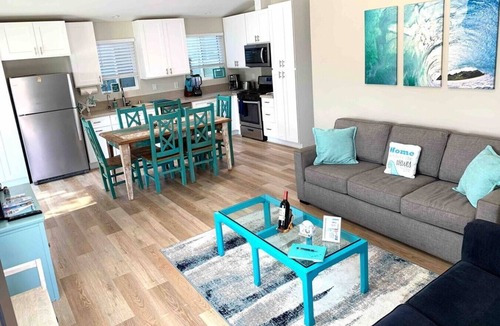 Townsite House | Coastal Compound - Two Fully Equipped 3BRs - 31+ Day Stay