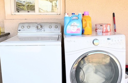Midway City House | Coastal Guesthouse/Near Disneyland/Knott's Berry Farm/6 miles from the beach