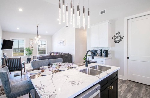 Mississippi City House | Coastal Retreat | 4BR Game Room | Steps to Beach