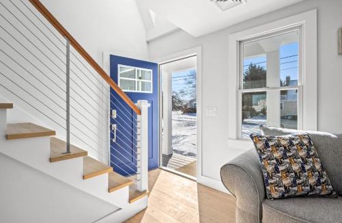Sandwich House | Coastal Retreat with pool and walk to beach