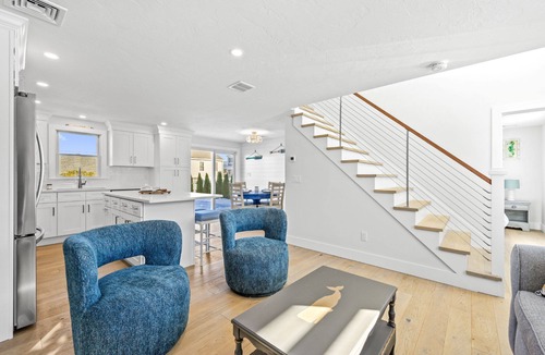Sandwich House | Coastal Retreat with pool and walk to beach