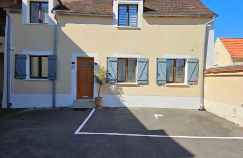Coupvray Apartment | Cocon magique - 10min Disneyland parking privé idéal famille