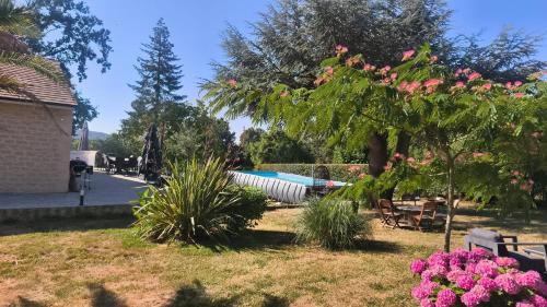 Clermont Bed & Breakfast | Cocon sensuel - Jaccuzzi et petit déjeuner - Proche Chantilly et Beauvais