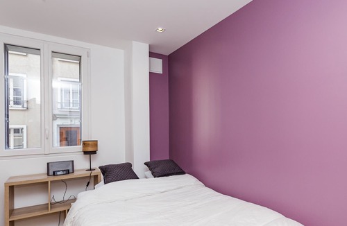 Vanves Apartment | Cocoon refurbished in the center of Vanves