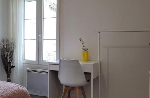 Survilliers Apartment | Cocooning House 212 Suite COSY SUNSHINE appartement Aeroport Paris Roissy CDG et Parc Asterix