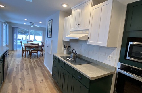 Weyauwega House | Come Relax at the Lake