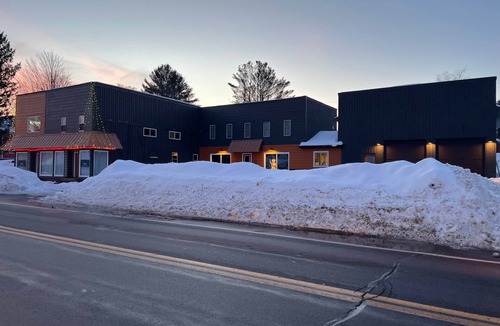 Chassell Apartment | Comfort and warmth, convenience to Campus at Pike Bay Apartment