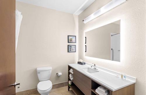 Daphne Hotel | Comfort Suites Daphne - Mobile East Bay
