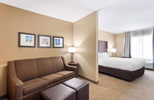 Gulfport Hotel | Comfort Suites Gulfport Central