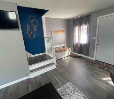 Hibbing Ski Chalet | Comfortable 2 Bedroom Home in Historic Hibbing
