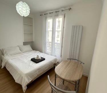 Quartier de Rochechouart Apartment | Comfortable studio Notre-Dame de Lorette Rodier