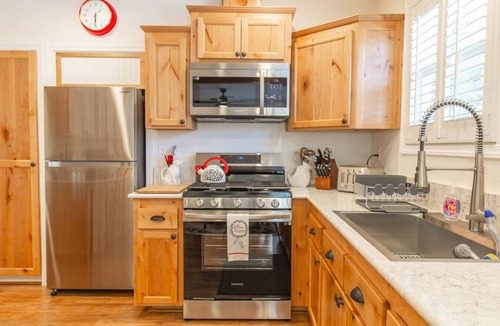 Camarillo House | Comfy Red Farmhouse gives you Rest and Relaxation