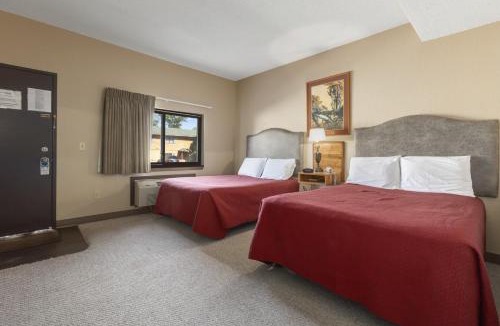 Breezy Point Hotel | Commander Motel