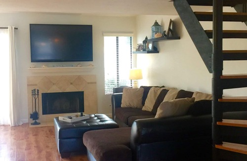Solana Beach Condo | Completely Remodeled! Blocks to racetrack and beach, AC, wash/dryer & pool/spa