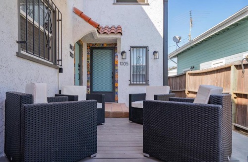 East Village Apartment | Condo- Downtown Long Beach -Convention -Queen Mary