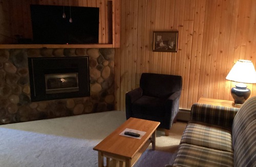 Breezy Point Condo | Condo located in Breezy Point, MN, next to lakes, golf courses and restaurants.