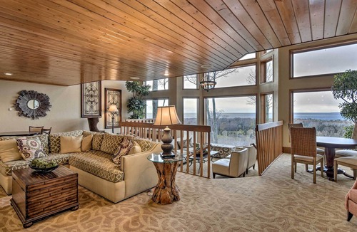 Egg Harbor Condo | Condo w/ Resort Amenities - 1 Mile to Beach + Golf