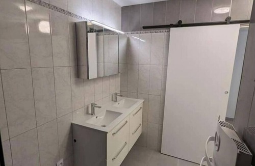 Maisons-Alfort Apartment | Confort & Calme, Proche Métro 8, Paris à 20 Mins