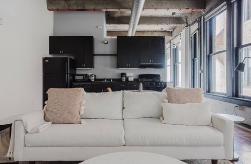 Historic Core Apartment | Convenient DTLA w/Gym, close to Grand Central Market, by Blueground