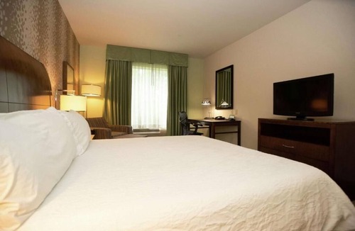 Covington Hotel | Convenient Stay for Exploring Covington Area – 2 Rooms Near Business District