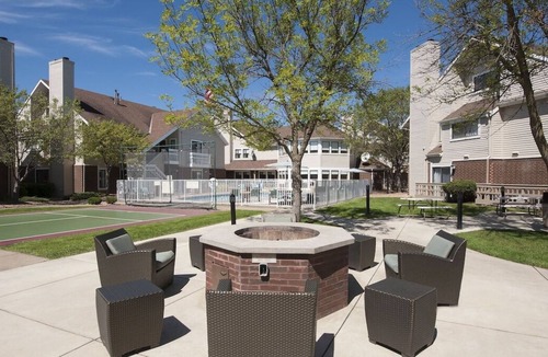 Eagan House | Convenient Stay in Minnesota, 3 Beautiful Units, Onsite Pool, Pets Allowed