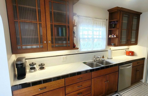 Ventura House | Cool 1920's Spanish House minutes from the beach!