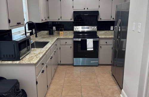 Plattenville House | Cool 3-bedroom house with Central AC/Heat, Ultra fast WIFI in Belle Rose