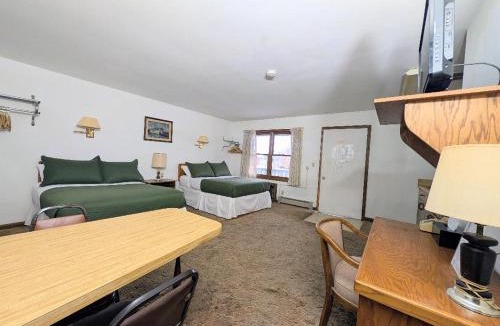 Two Rivers Hotel | Cool City Motel