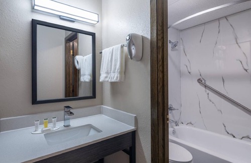 Owatonna Hotel | Coratel Inn & Suites by Jasper Owatonna